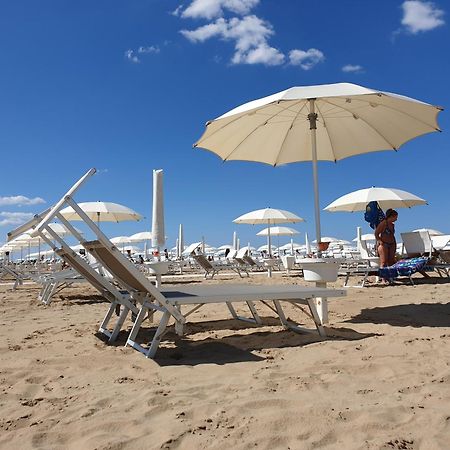 Hotel Kim Rimini Exterior photo