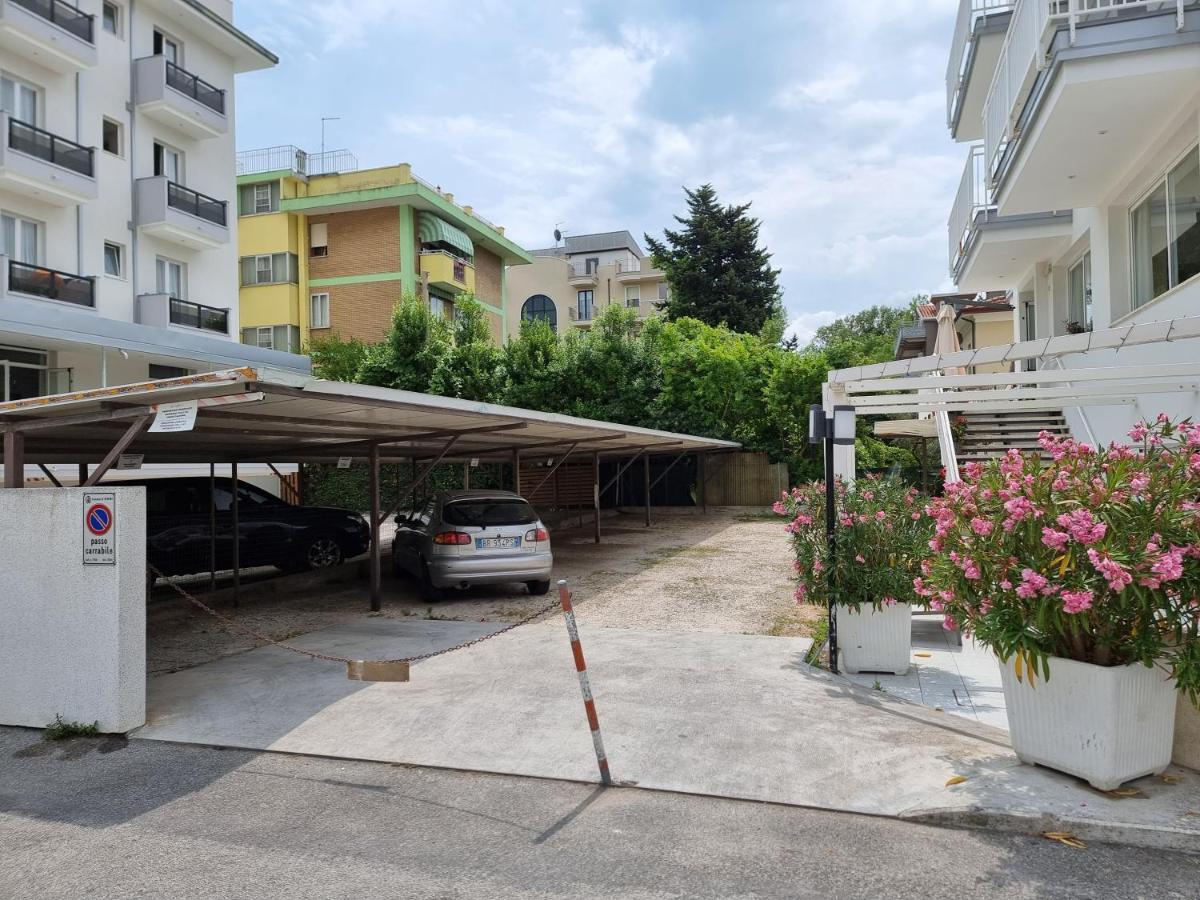 Hotel Kim Rimini Exterior photo