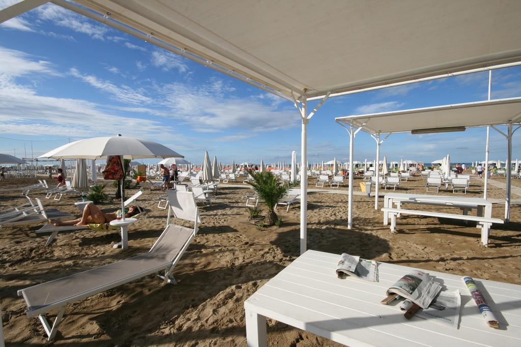 Hotel Kim Rimini Exterior photo